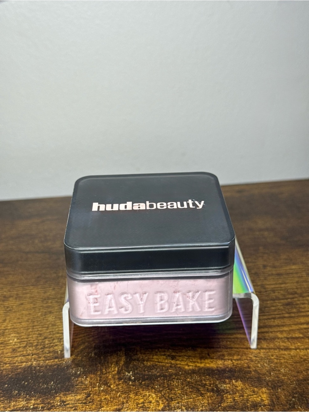 Huda Beauty Easy Bake Loose Baking & Setting Powder cherry blossom